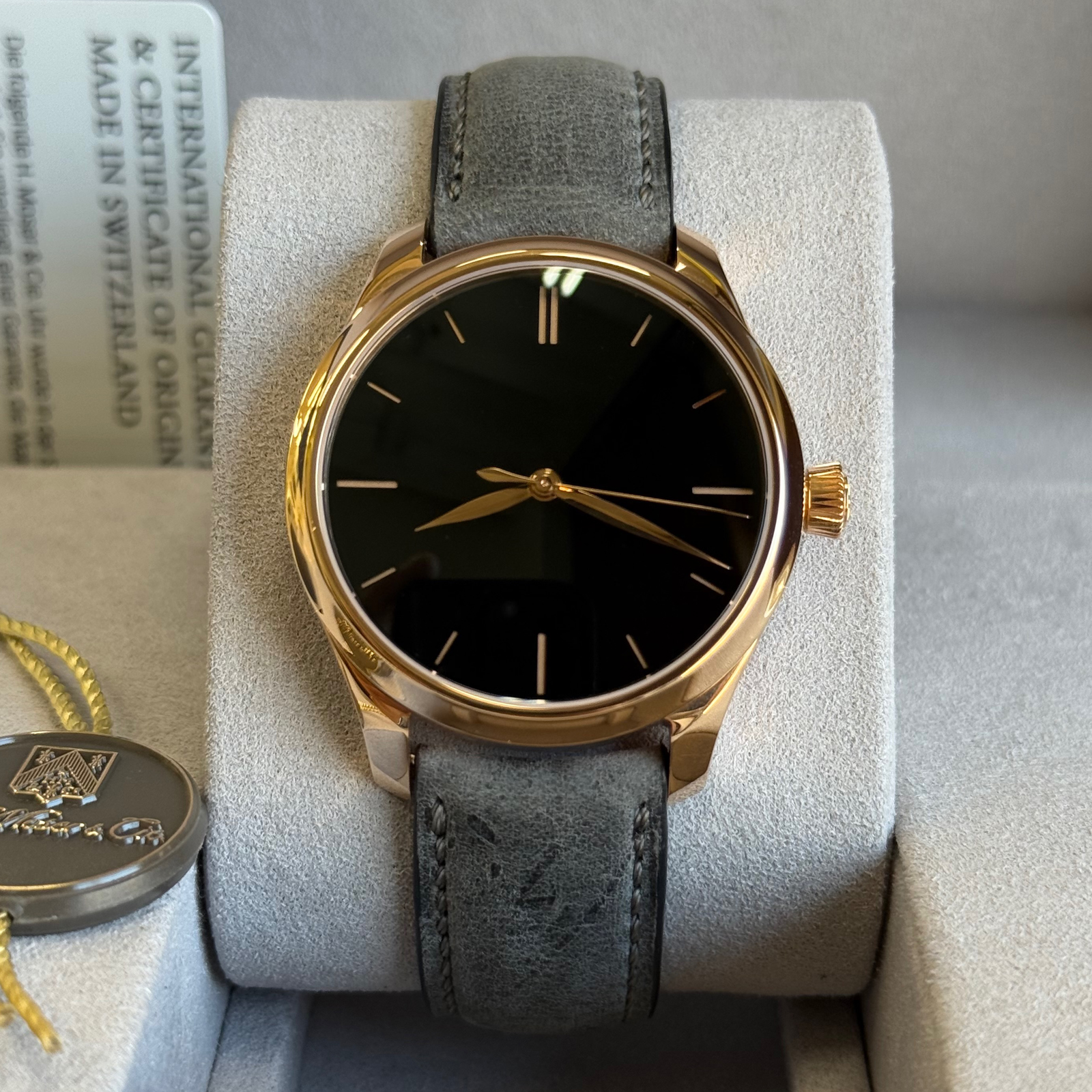 H. Moser & Cie. Endeavour Centre Seconds Vantablack 1200-0411 – 2023