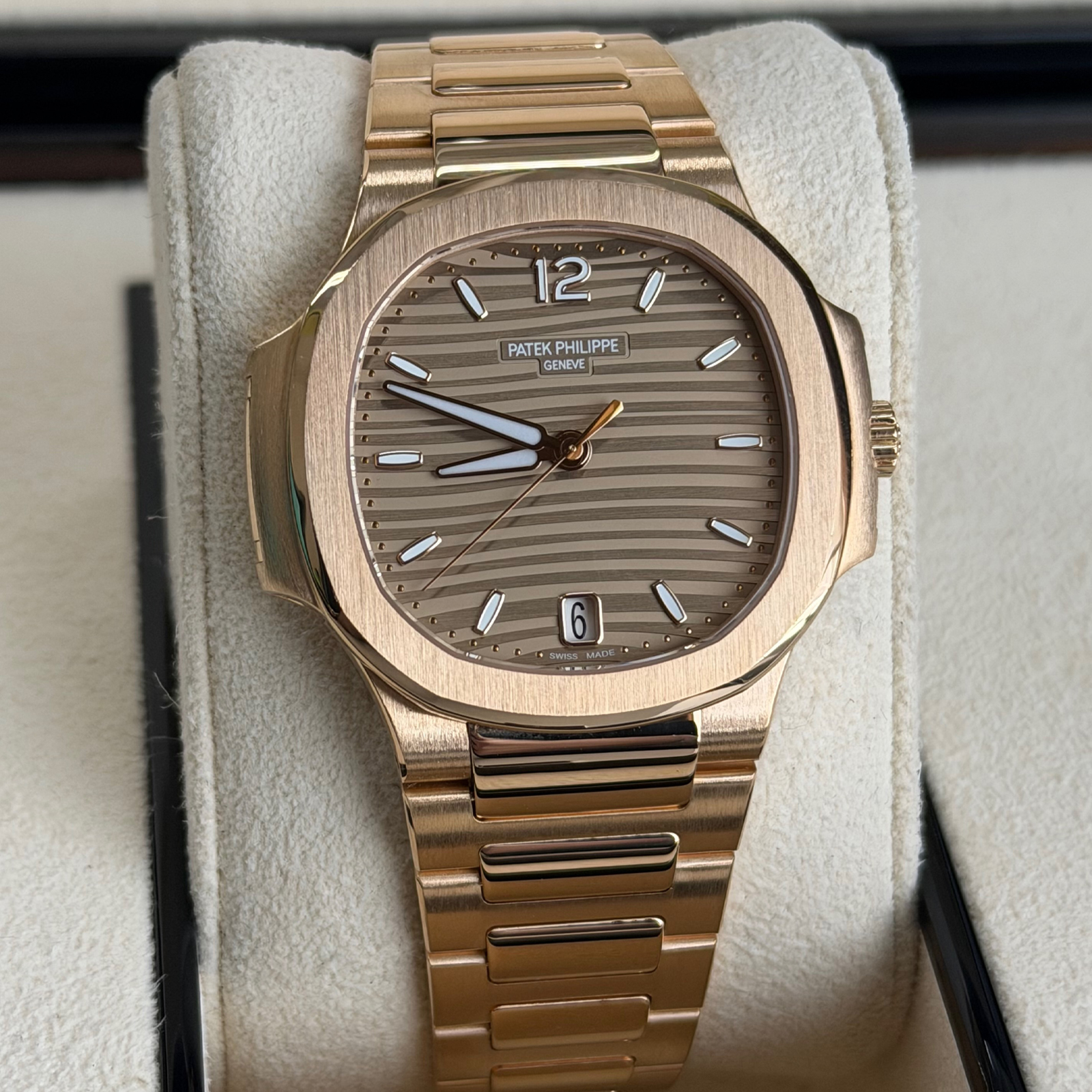 Patek Philippe Nautilus 7118/1R – 2024