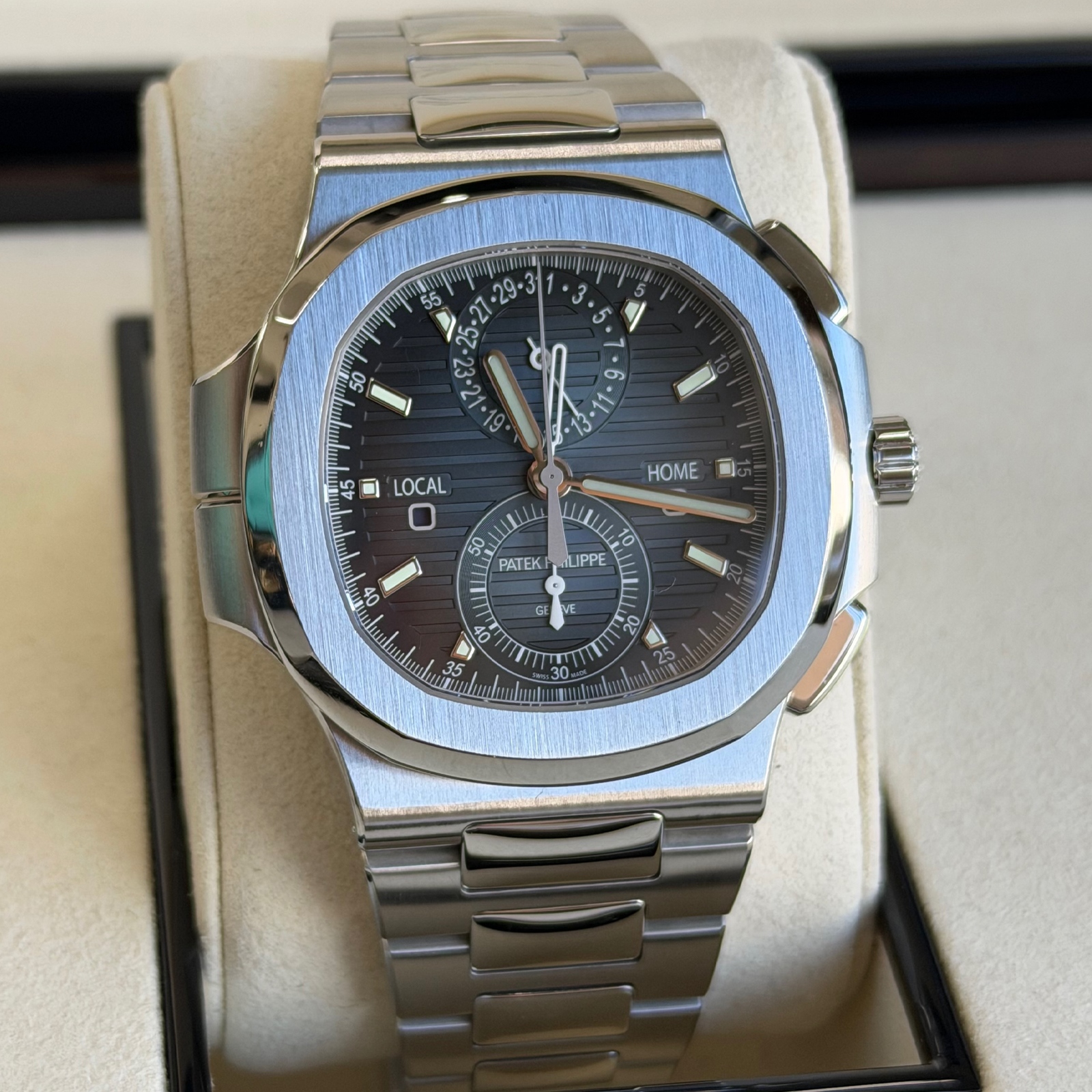 Patek Philippe Nautilus 5990/1A Full Set - Image 3