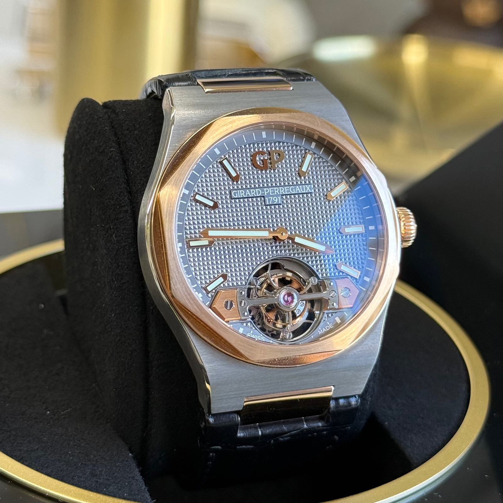 Girard-Perregaux Laureato Tourbillon