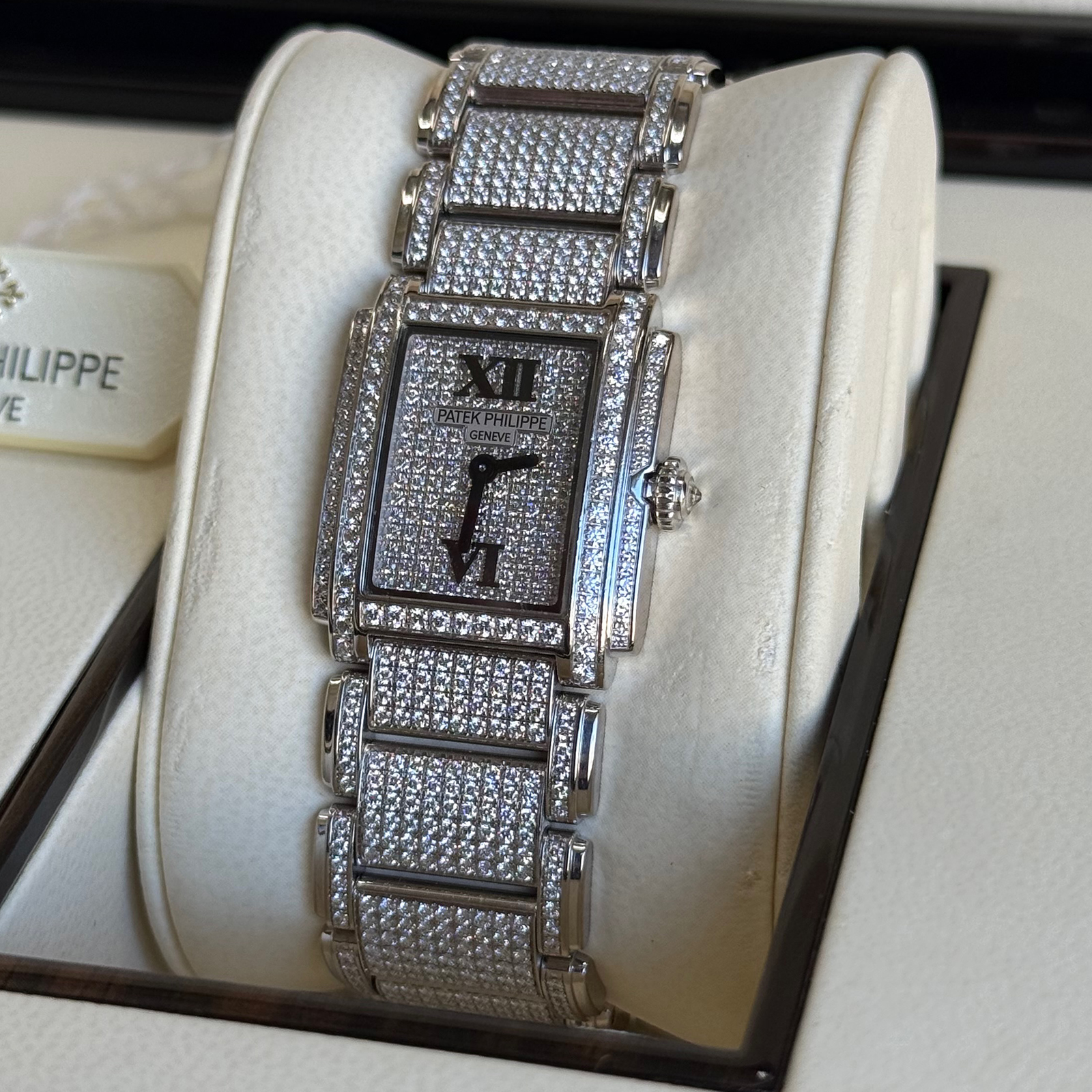 Patek Philippe 4909/50G Full Set - Image 3