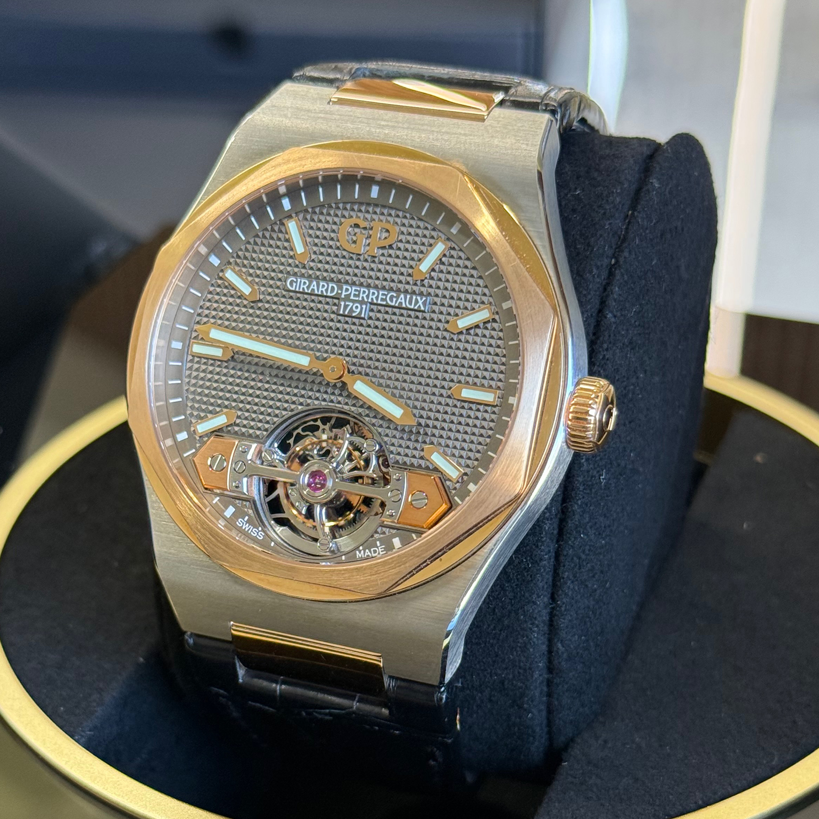 Girard-Perregaux Laureato Tourbillon - Image 3