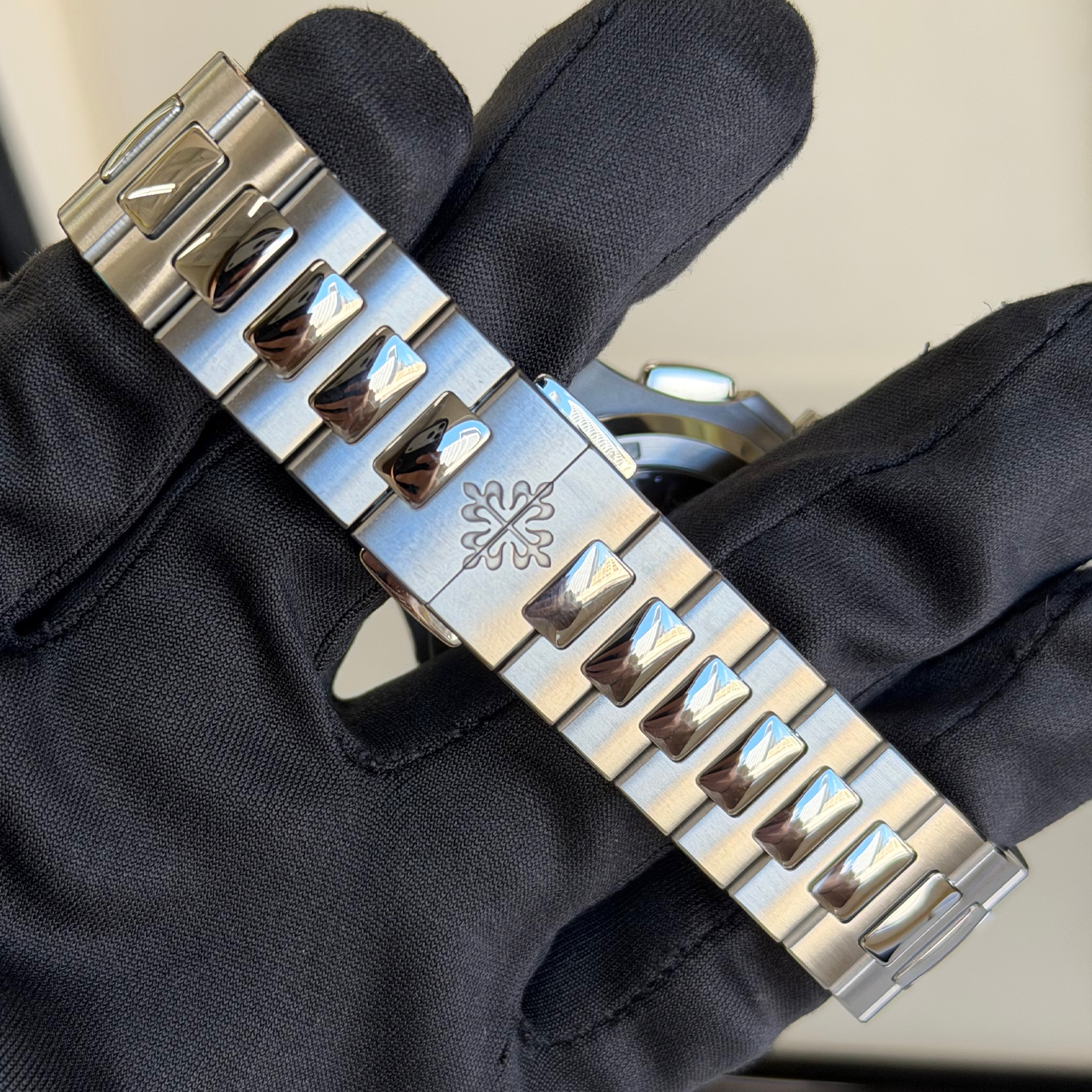 Patek Philippe Nautilus 5990/1A Full Set - Image 8
