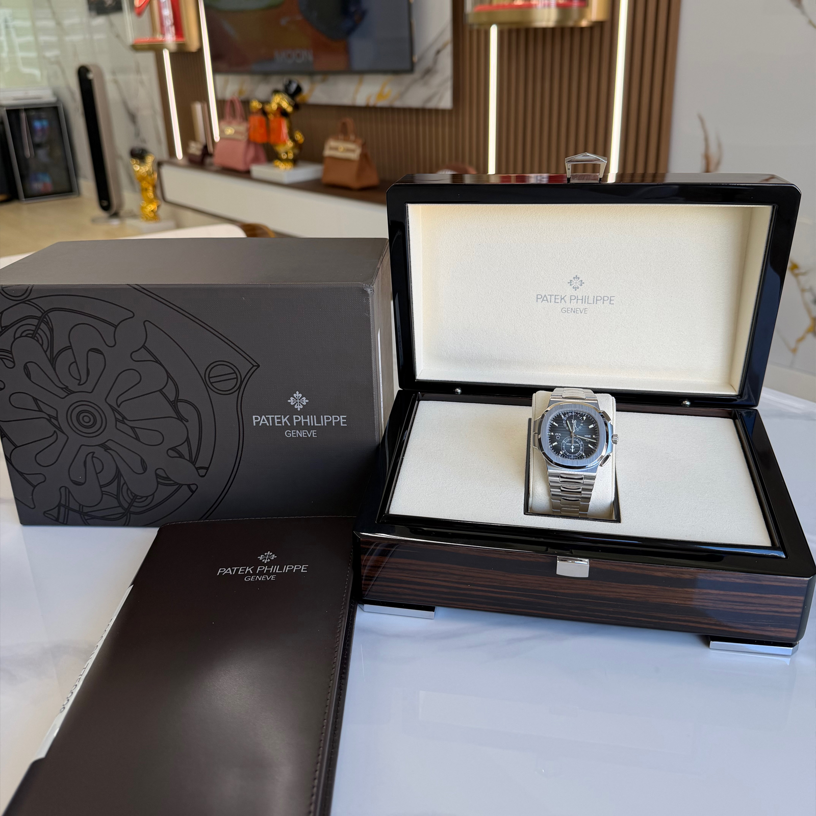 Patek Philippe Nautilus 5990/1A Full Set - Image 4