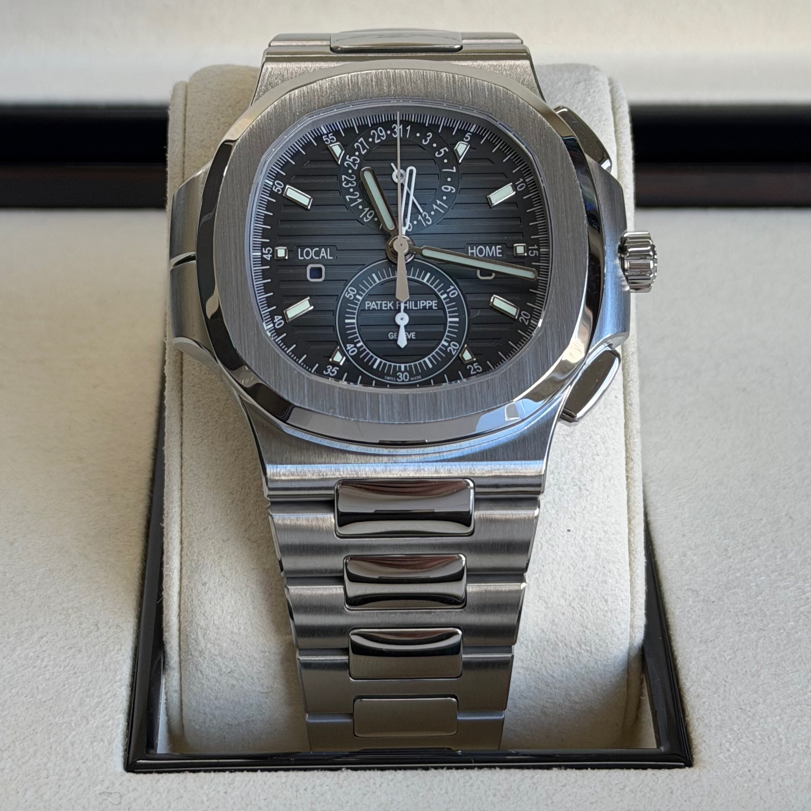Patek Philippe Nautilus 5990/1A Full Set - Image 5