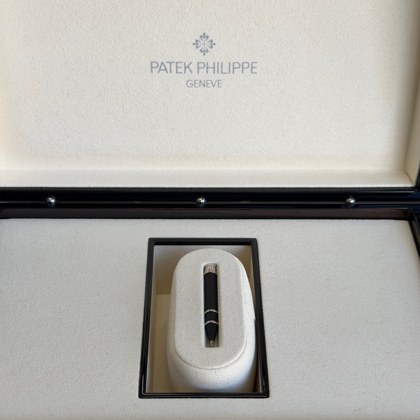 Patek Philippe Nautilus 5990/1A Full Set - Image 7