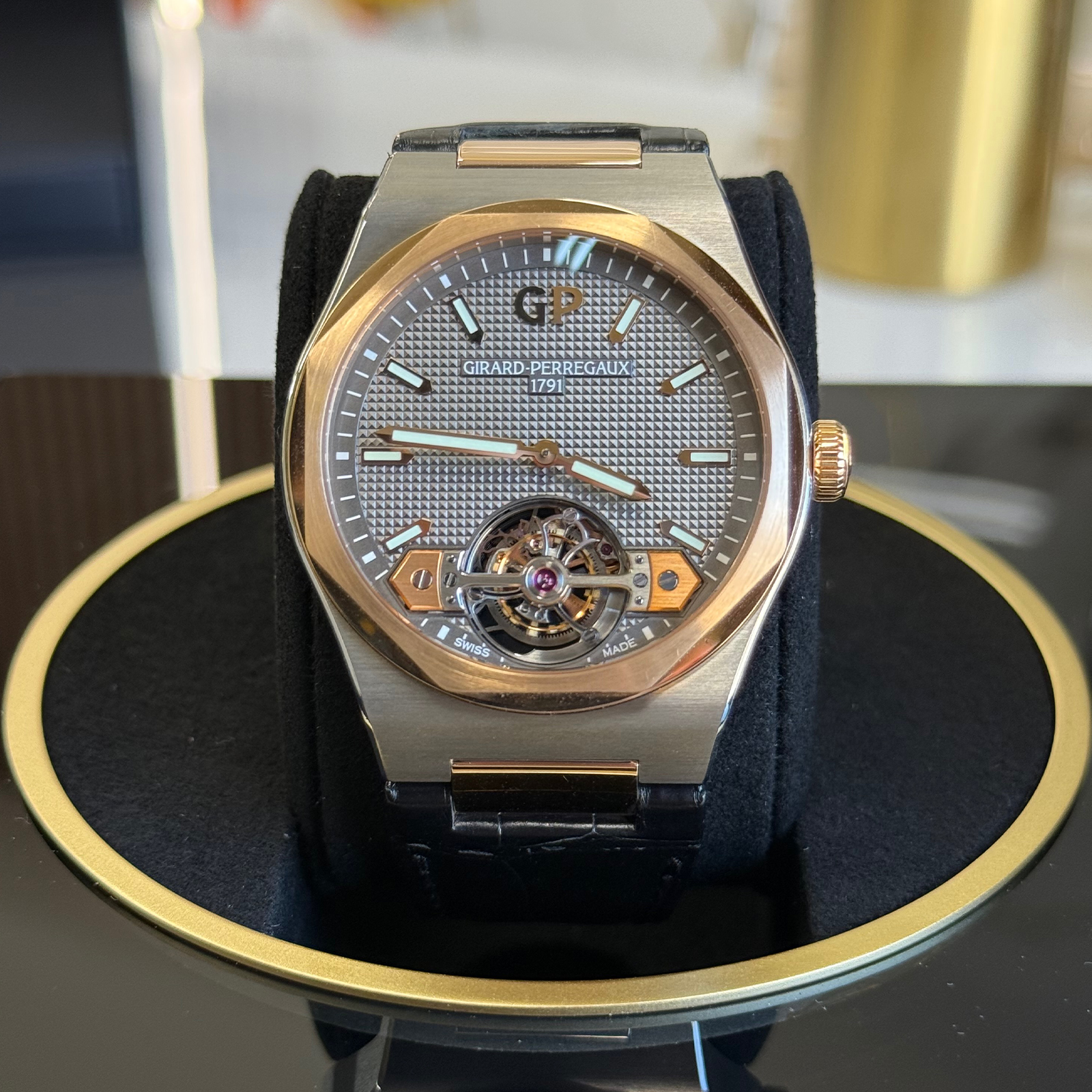 Girard-Perregaux Laureato Tourbillon - Image 5