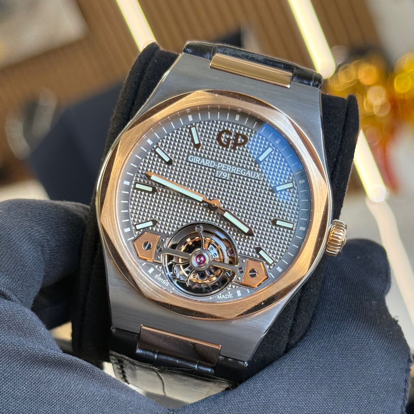 Girard-Perregaux Laureato Tourbillon - Image 6