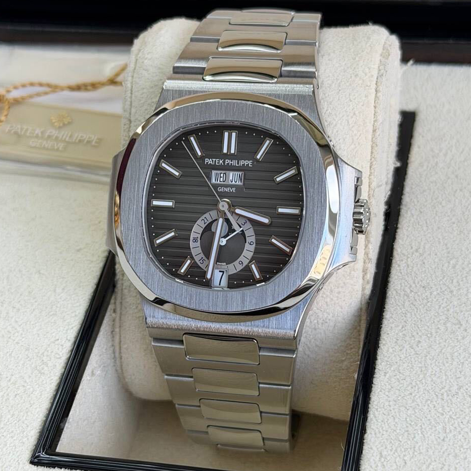 Patek Philippe Nautilus Annual Calendar Ref. 5726/1A — 2015 - Image 3